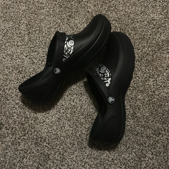 Crocs Clogs - Picture 5 of 5